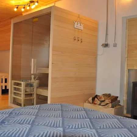 Glamping Laze Chalet