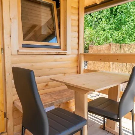 Glamping Laze Chalet *