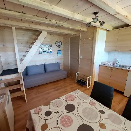 Glamping Laze シャレー Gorenja Vas