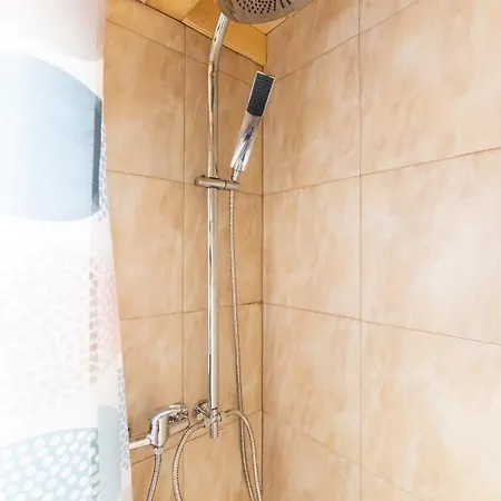 Glamping Laze Chalet