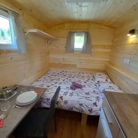 Glamping Laze Dağ evi Gorenja Vas (Gorenja Vas-Poljane)