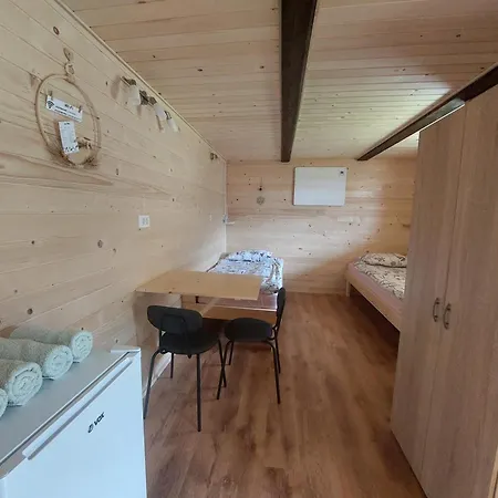 Glamping Laze シャレー Gorenja Vas