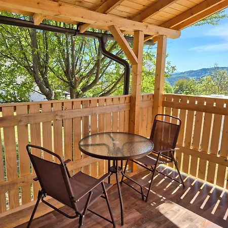 Glamping Laze Chalet