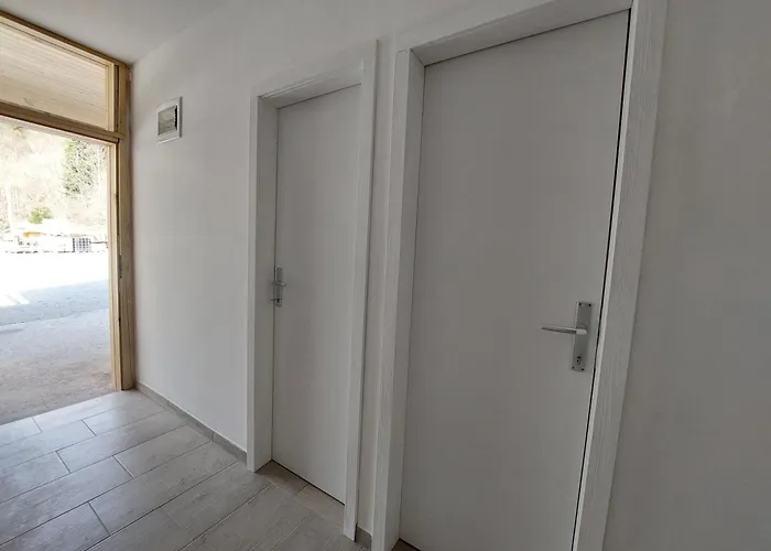 Glamping Laze * Gorenja Vas (Gorenja Vas-Poljane)