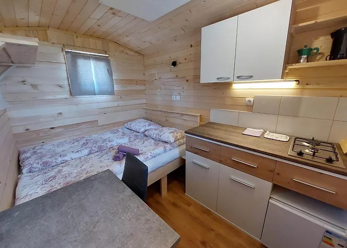 Glamping Laze Chalet